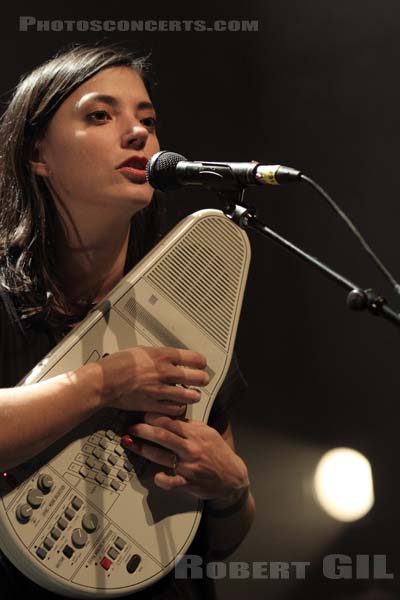 SHARON VAN ETTEN - 2012-10-01 - PARIS - Cafe de la Danse - 